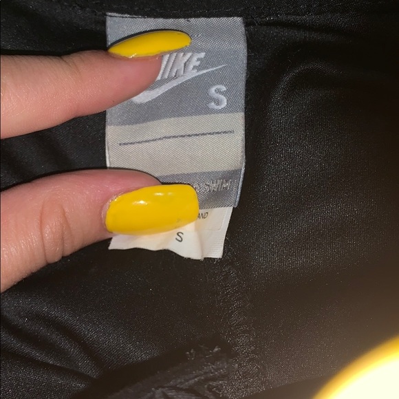 Nike shorts - Picture 3 of 4